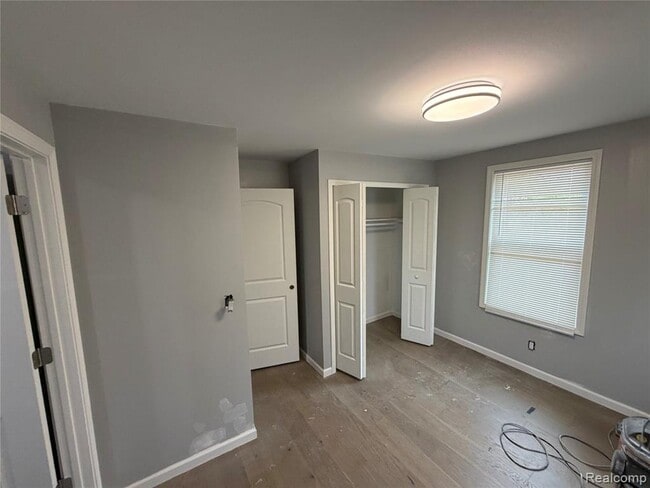 Building Photo - 21112 Kinloch St