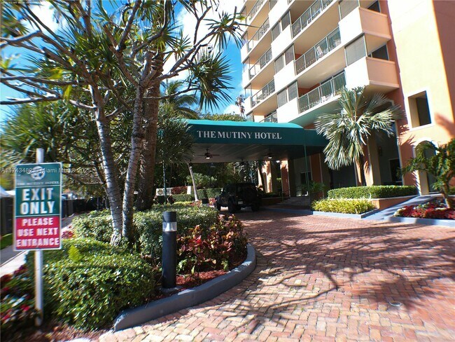 Foto del edificio - 2951 S Bayshore Dr