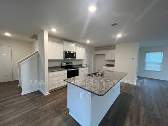 Foto del edificio - 323 Everleigh Cir