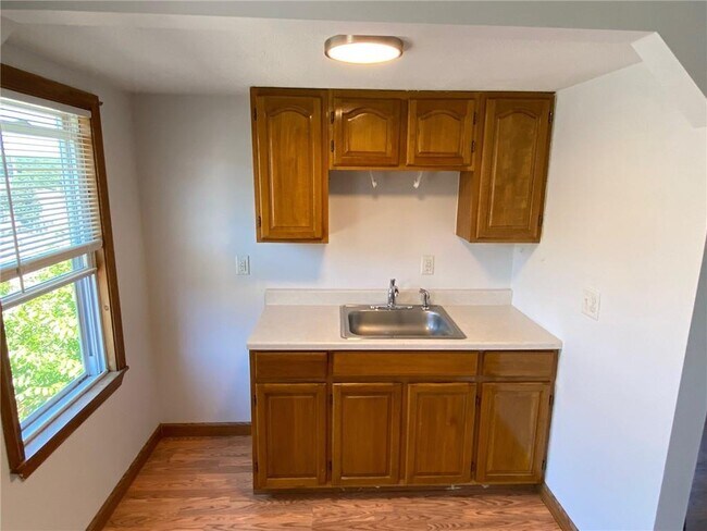 Building Photo - 177 Boyden St