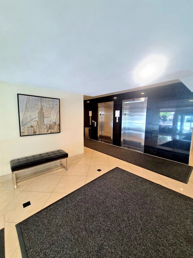 Foto del edificio - 7100 Boulevard E