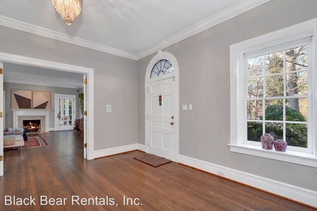 Building Photo - 4 br, 2.5 bath House - 336 Vanderbilt Rd.