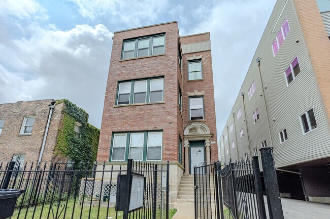 Building Photo - 5212 S King Dr