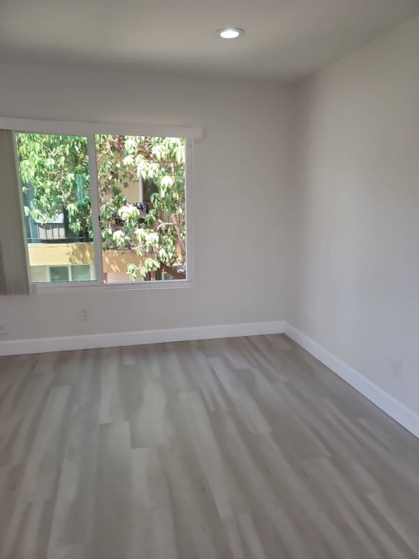 Foto del edificio - 9646 Winter Gardens Blvd