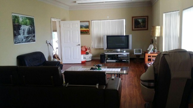 Foto del edificio - 971 Hoover St