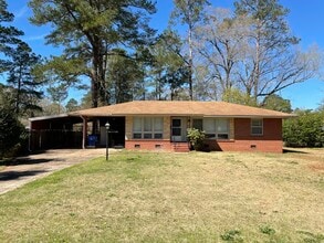 Building Photo - 2641 Japonica Dr