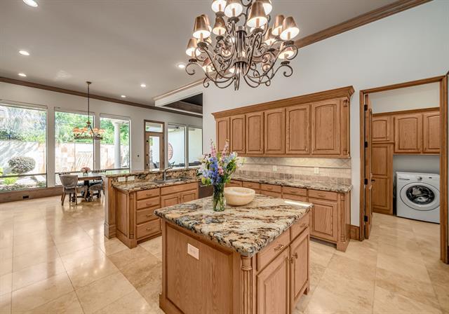 Building Photo - 6049 Arrowhead Dr