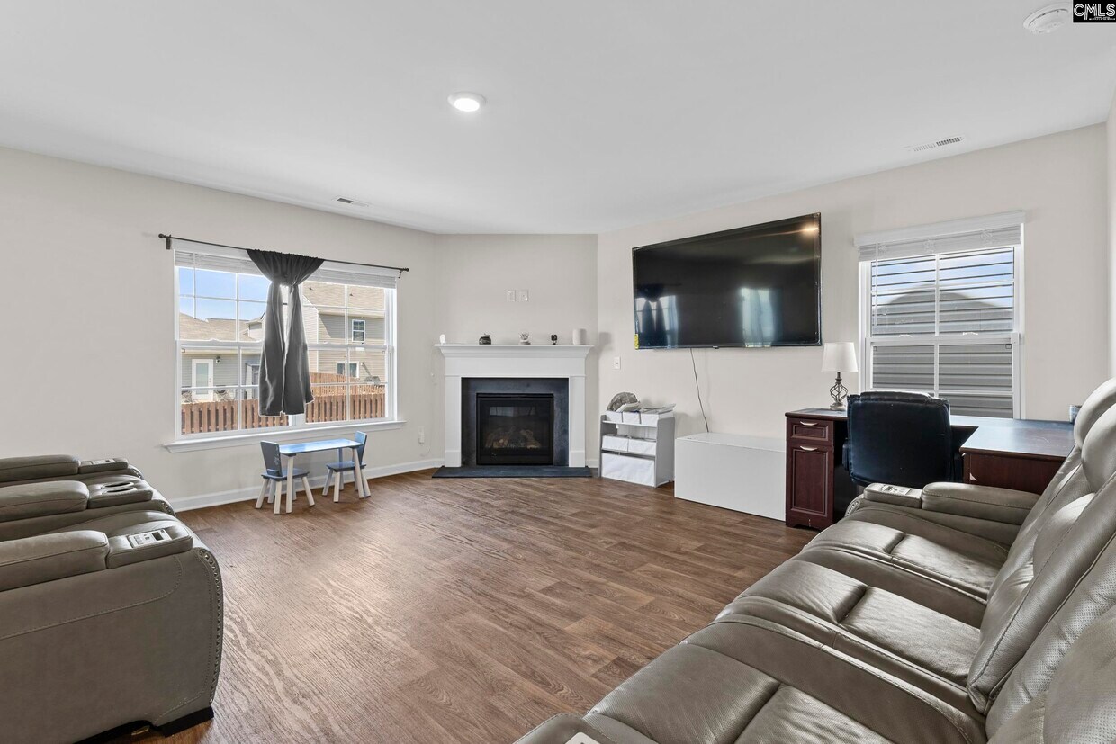 Foto del edificio - 2097 Elmridge Rd
