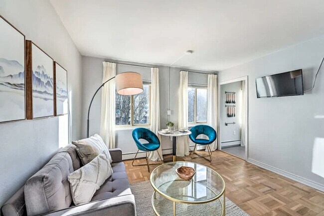 Foto del edificio - 1400 Hubbell Pl