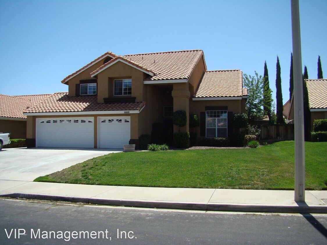 Primary Photo - 5 br, 3 bath House - 13191 High Desert Rd.