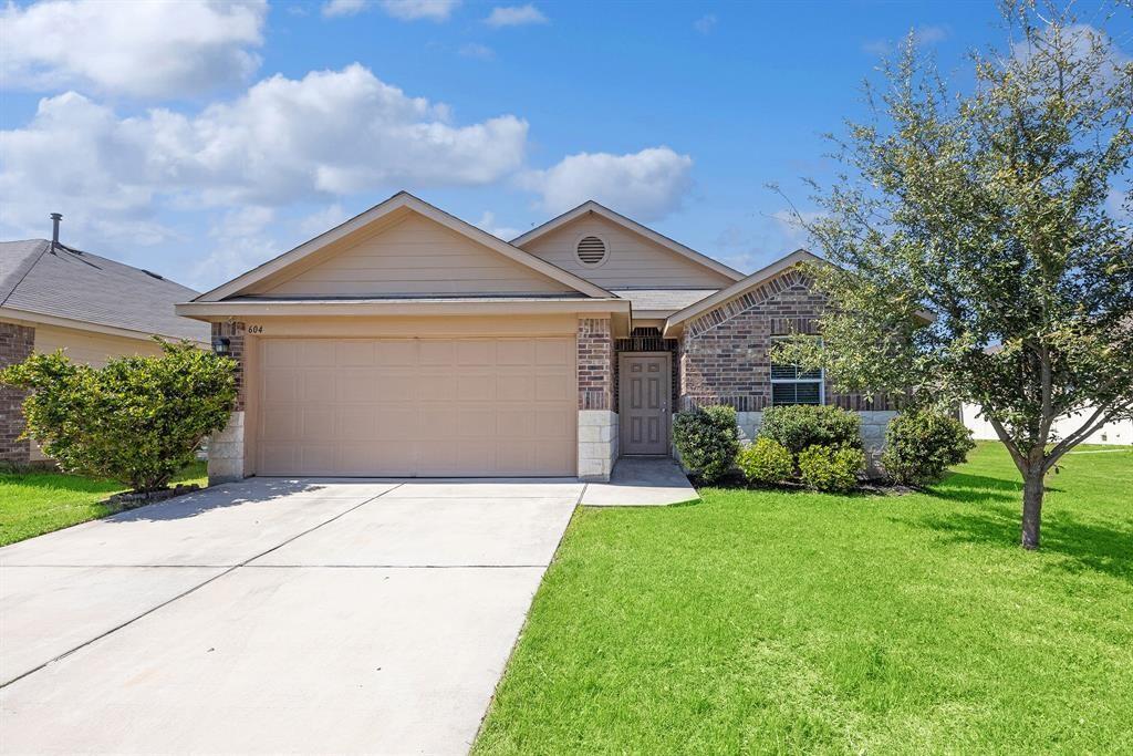 Foto principal - 604 Silver Wing Dr