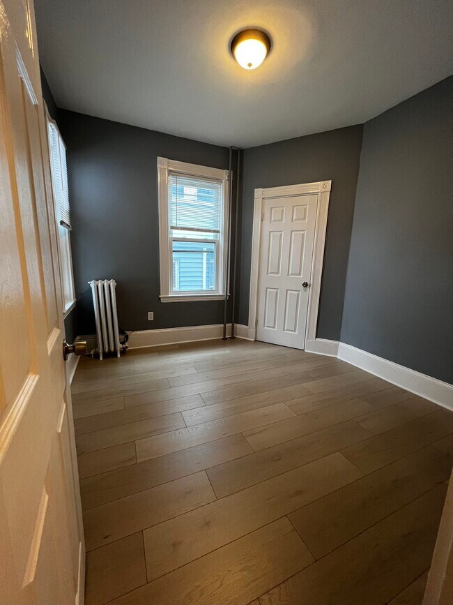 Building Photo - 104 Devon St