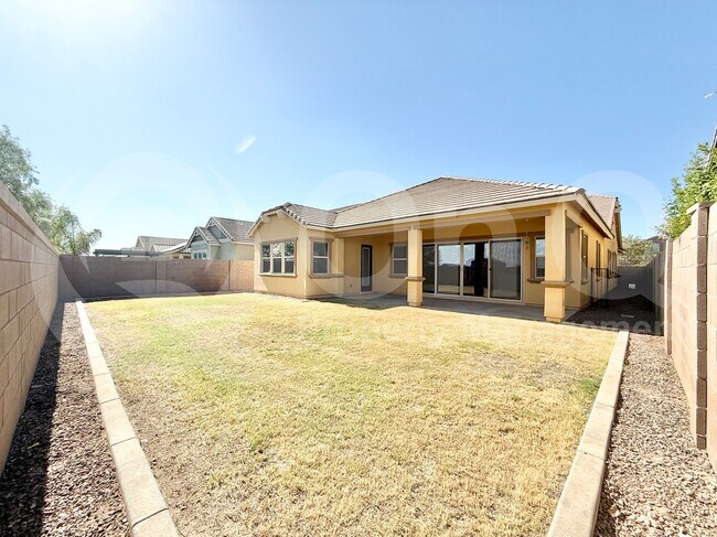 Foto del edificio - 22903 E Thornton Rd