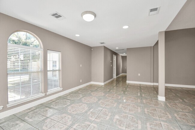 Foto del edificio - 3503 Nayland Rock Dr