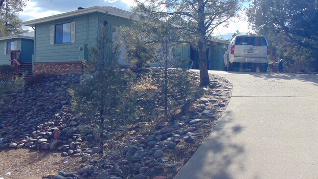 Foto del edificio - 1734 Broken Arrow Dr