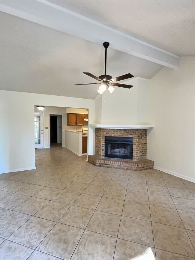 Foto del edificio - 3 BD 2 BA Home in the Ocean Springs School District