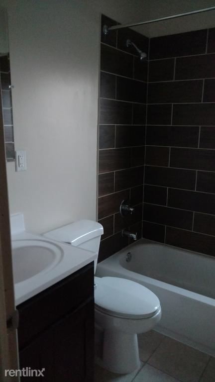 Foto del edificio - 1458 E 115th St