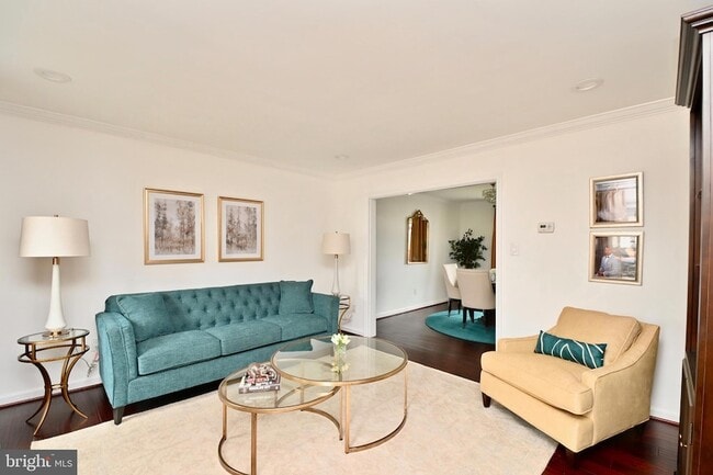 Foto del edificio - 6431 Forest Rd