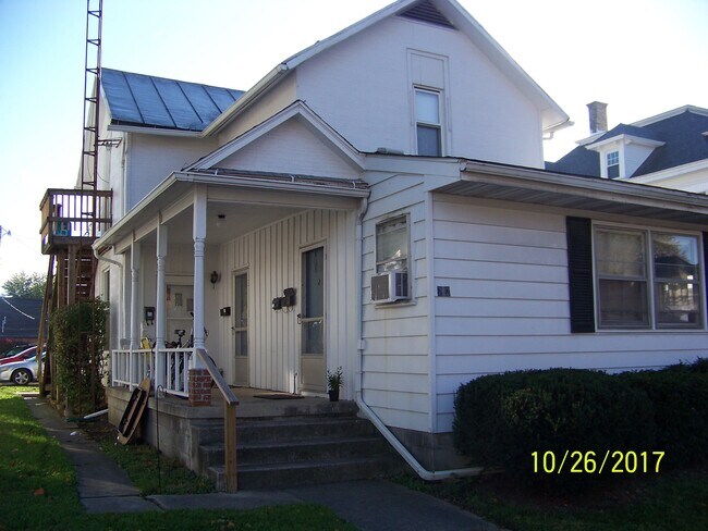 Foto del edificio - 723 N Main St