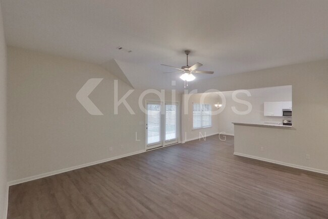 Building Photo - 553 Mt Airy Dr