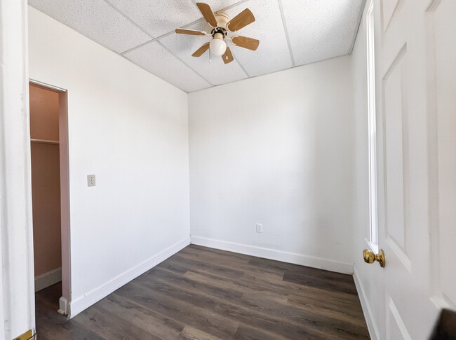 Building Photo - 9046 S Brandon Ave