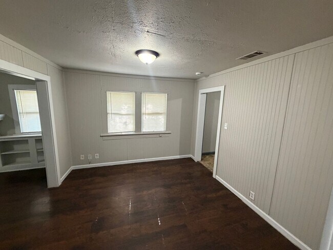 Building Photo - Single Family in 76119