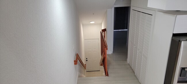 Building Photo - 781 SW 148th Ave