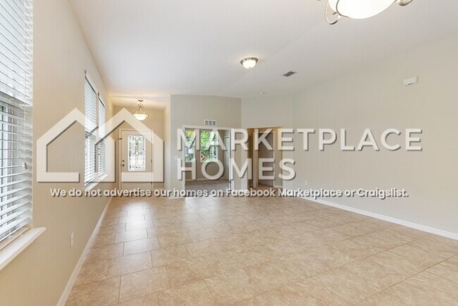 Building Photo - 3326 Rosa Ave