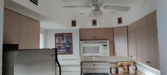 Foto del edificio - 715 Lori Dr