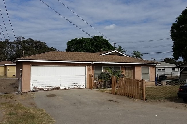 Building Photo - 1347 E Stroube St