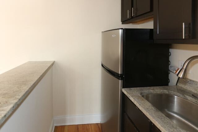 Building Photo - 4644 N Paulina St