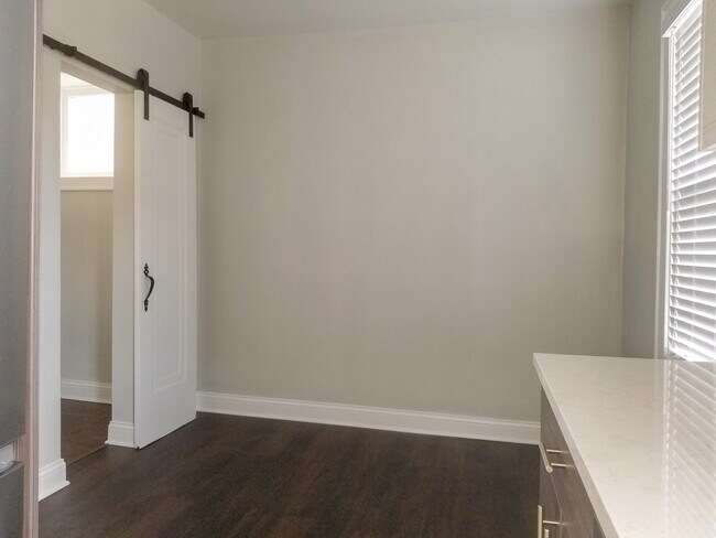 Foto del edificio - 4325 N Hermitage Ave