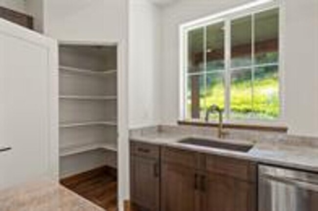 Foto del edificio - 4bed/2bath house on Village Greens Golf Co...