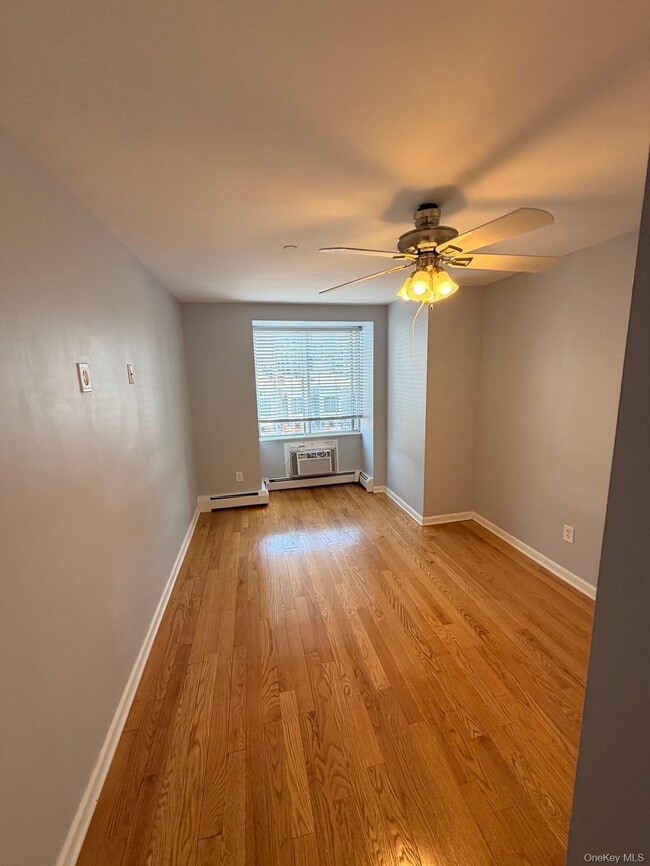 Foto del edificio - 55 N Broadway