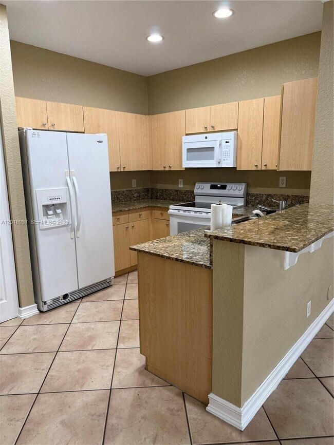 Building Photo - 449 Silver Palm Way