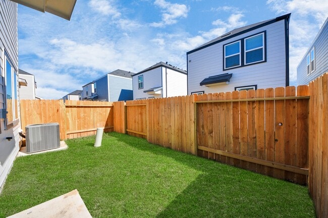 Building Photo - 1027 Moon Drop Ln