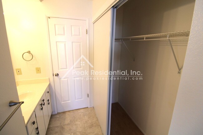 Foto del edificio - Wonderful 2bd/1ba South Natomas Condo in G...