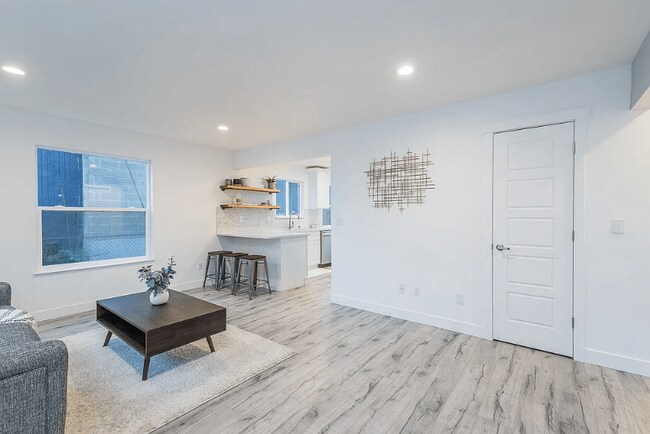 Foto del edificio - 1018 E 56th St