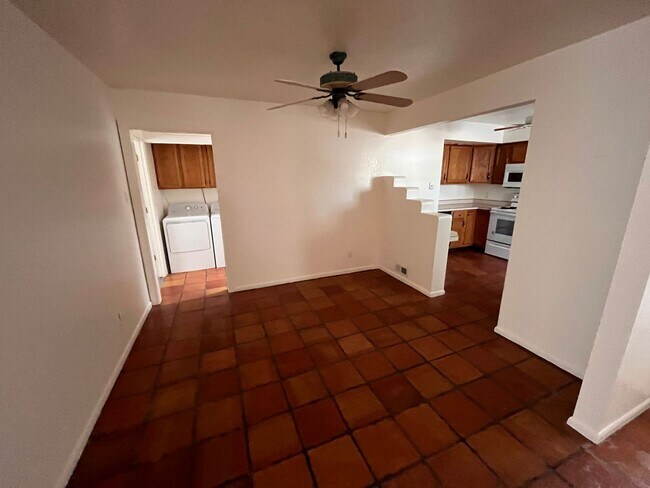 Foto del edificio - Move in ready!