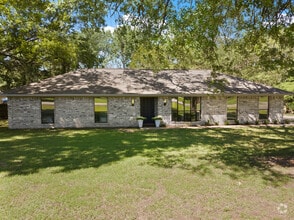 Building Photo - 2533 Green Hill Rd