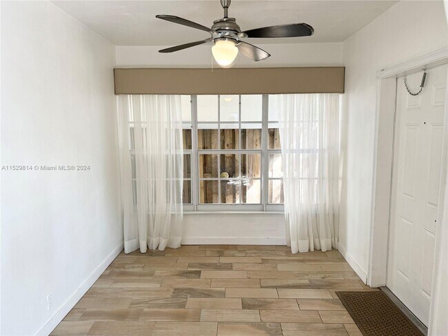 Foto del edificio - 406 SE 11th Ct