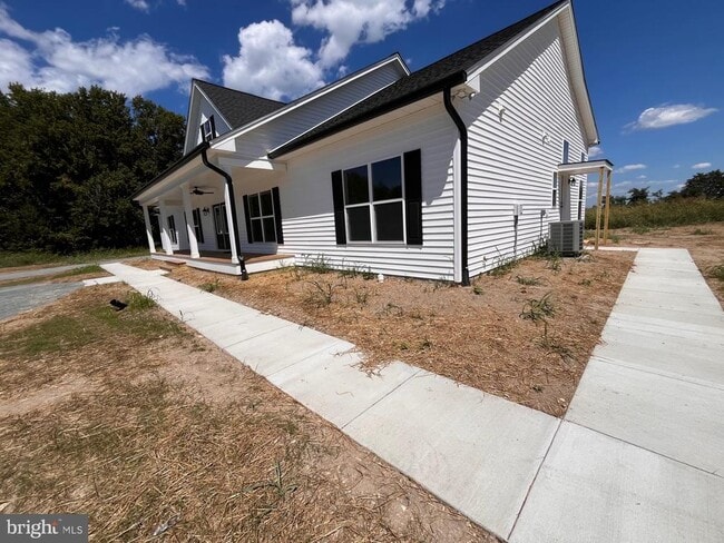 Building Photo - 8641 Sandy Beach Ln