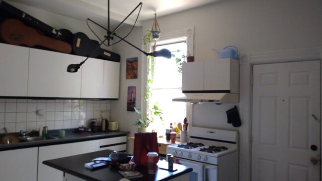 Building Photo - 61 Major St