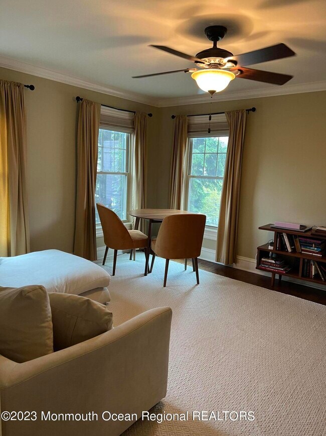 Building Photo - 71 Wallace St