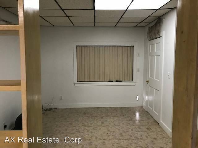 Building Photo - Studio, 1 bath Apartment - 333 Lake Drive