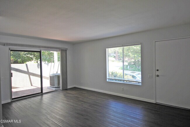Foto del edificio - 499 Serento Cir