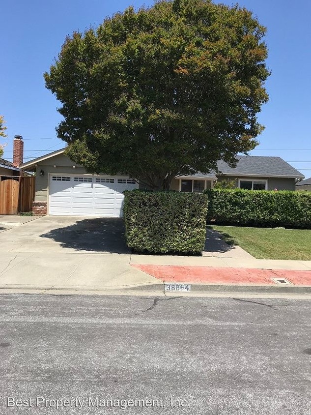 Primary Photo - 3 br, 2 bath House - 38864 Judie Way
