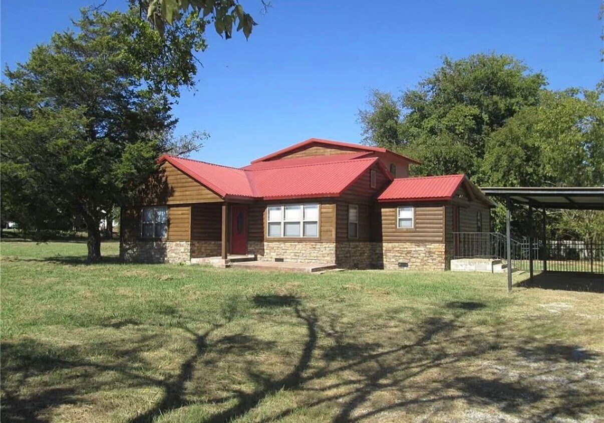 4 Bedroom 2 Bath House Rental in Mead, OK