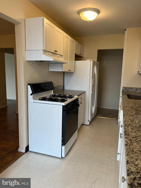 Foto del edificio - 3333 University Blvd W