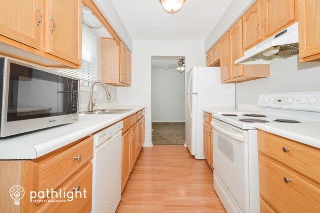 Foto del edificio - 907 Wood Creek Pl, Greenwood, IN, 46142